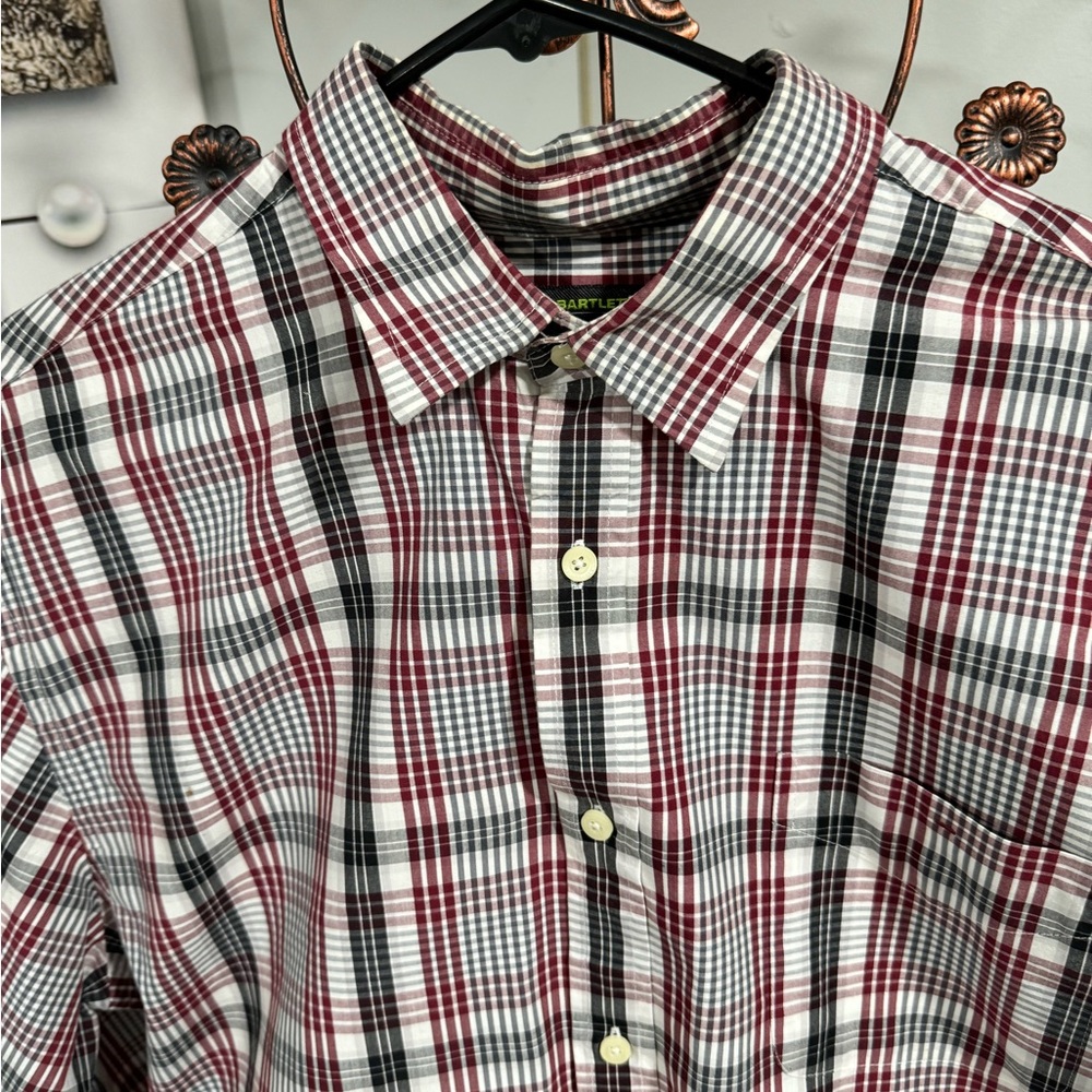 Men’s John Bartlett Consensus size Large casual/dress button up shirt